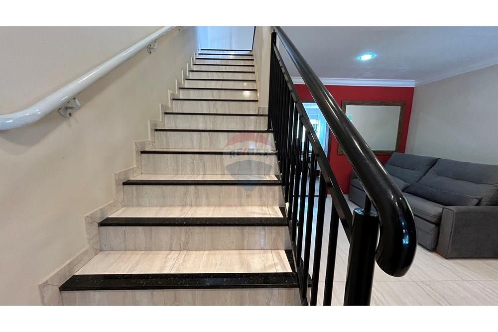 Casa à venda com 3 quartos, 188m² - Foto 9