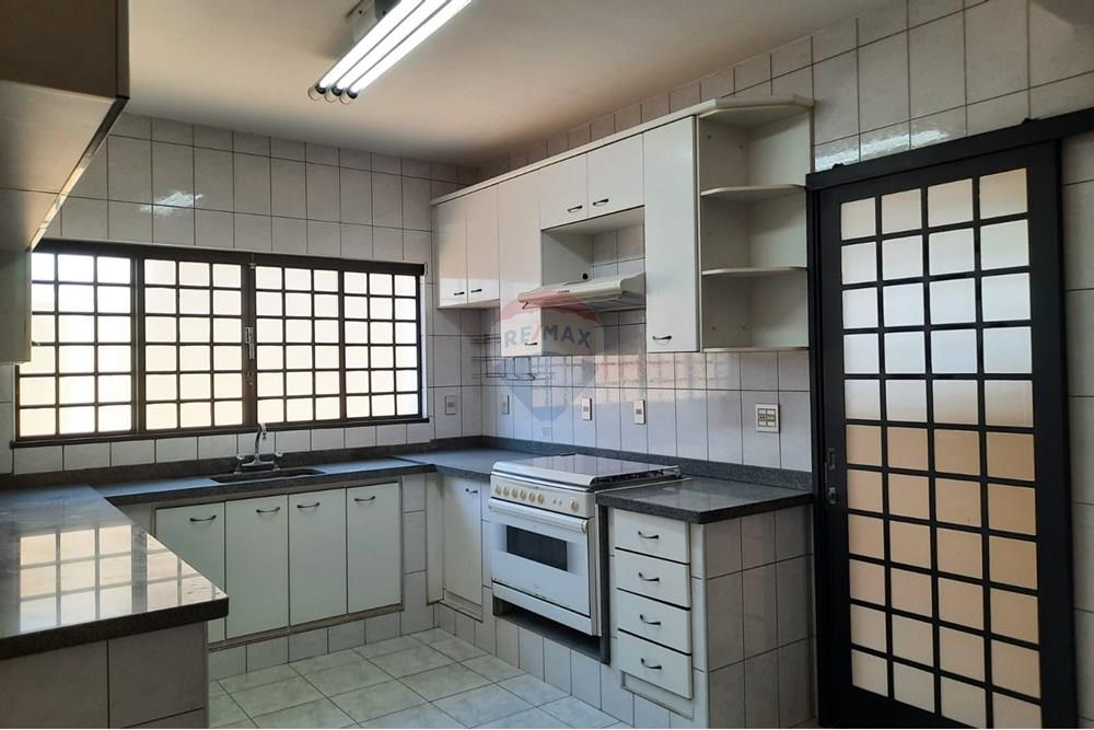 Sobrado - Venda - Botucatu , São Paulo - Imagem do WhatsApp de 2024-09-02 à(s) 15.01.53_94e5d185.jpg - 630111006-914