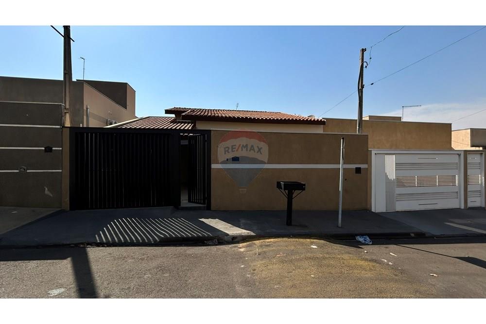 Casa com 3 quartos à venda, 150m² — foto 2 de 24