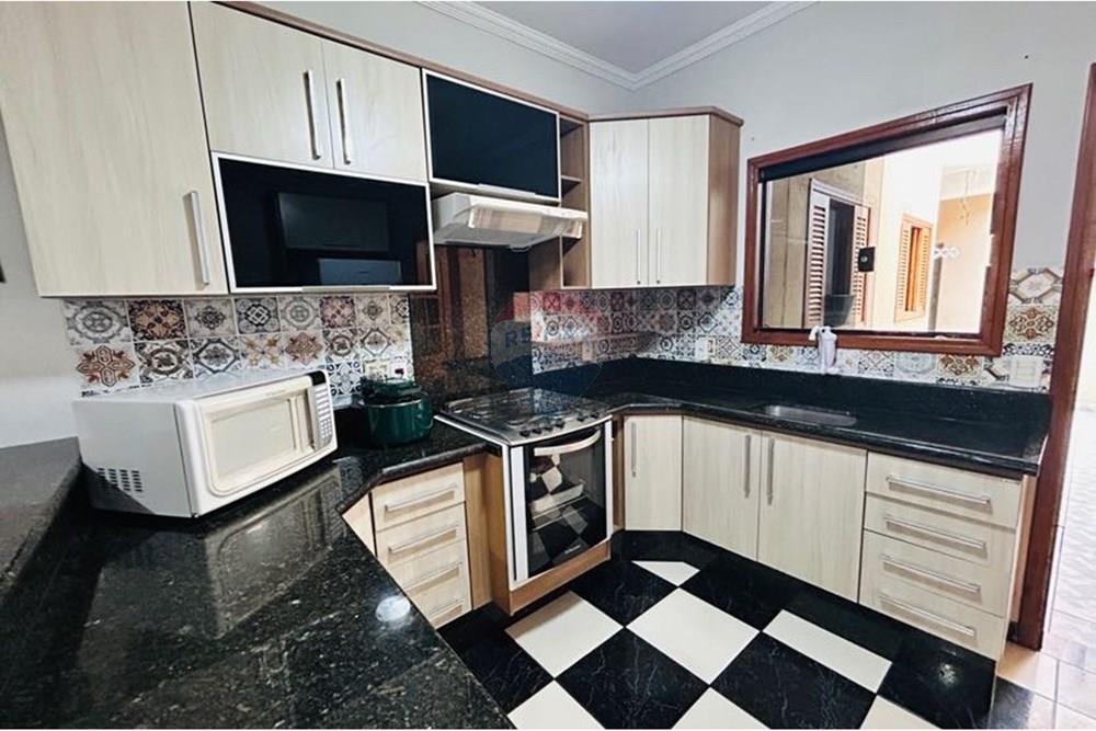 Casa à venda com 3 quartos, 140m² - Foto 2
