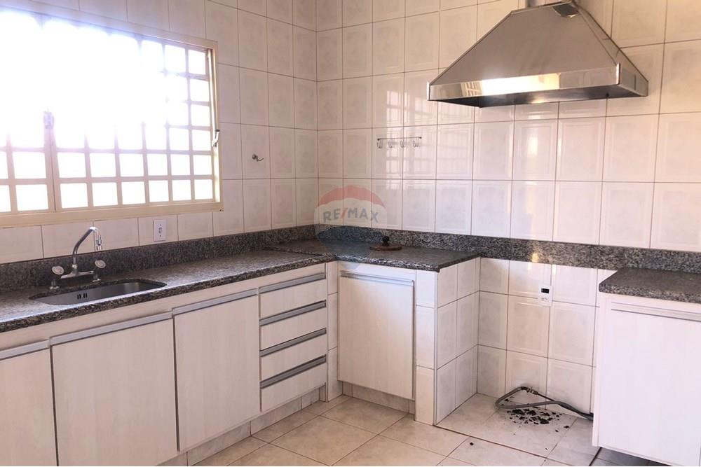 Casa - Alugar - Botucatu , São Paulo - WhatsApp Image 2024-11-11 at 12.01.09.jpeg - 630481082-80