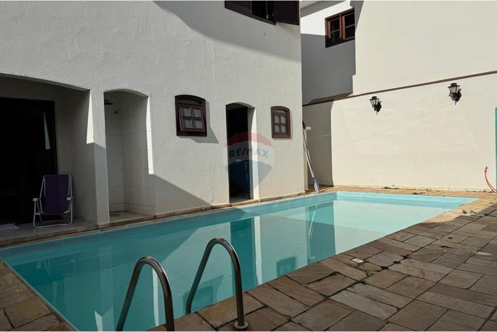 Casa à venda com 4 quartos, 250m² - Foto 33