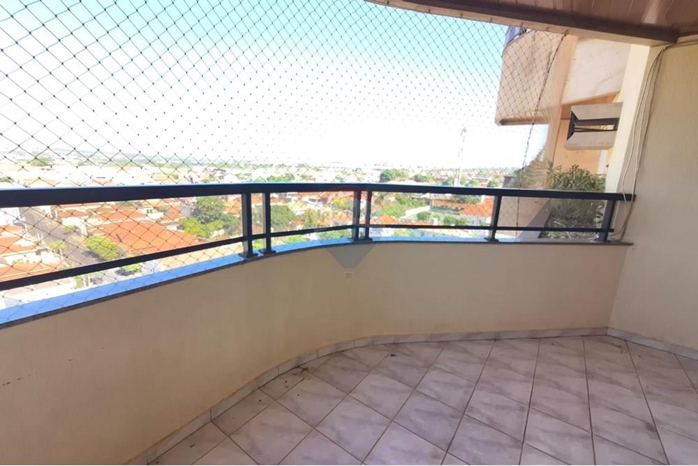 Apartamento com 3 quartos à venda, 215m² — foto 8 de 18