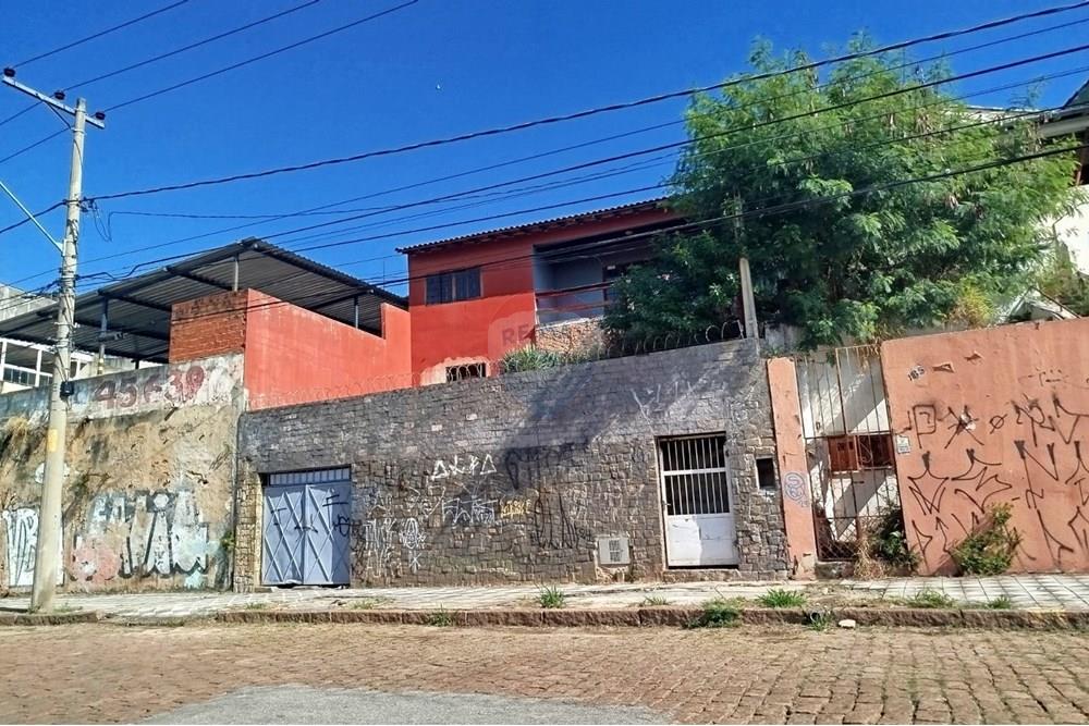 Casa à venda com 3 quartos, 192m² - Foto 1