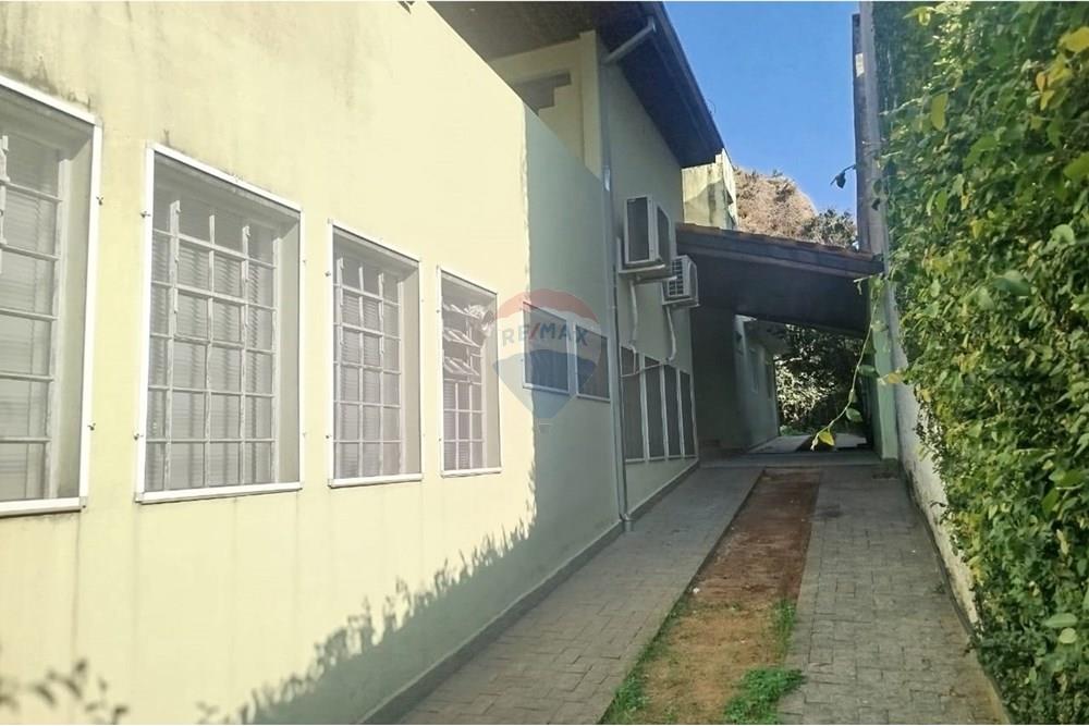 Casa à venda com 4 quartos, 285m² - Foto 8