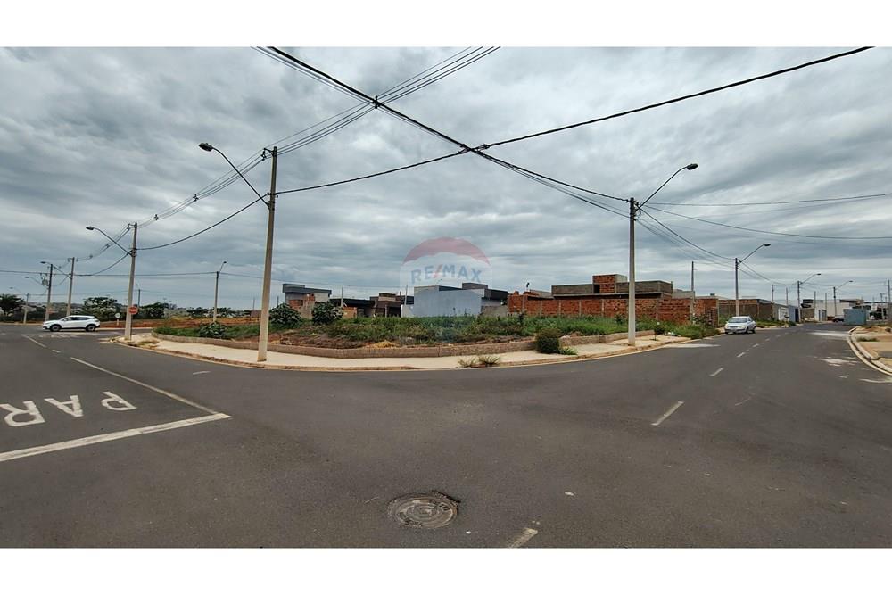 Terreno / Lote / Condomínio  à venda, 208m² — foto 3 de 14