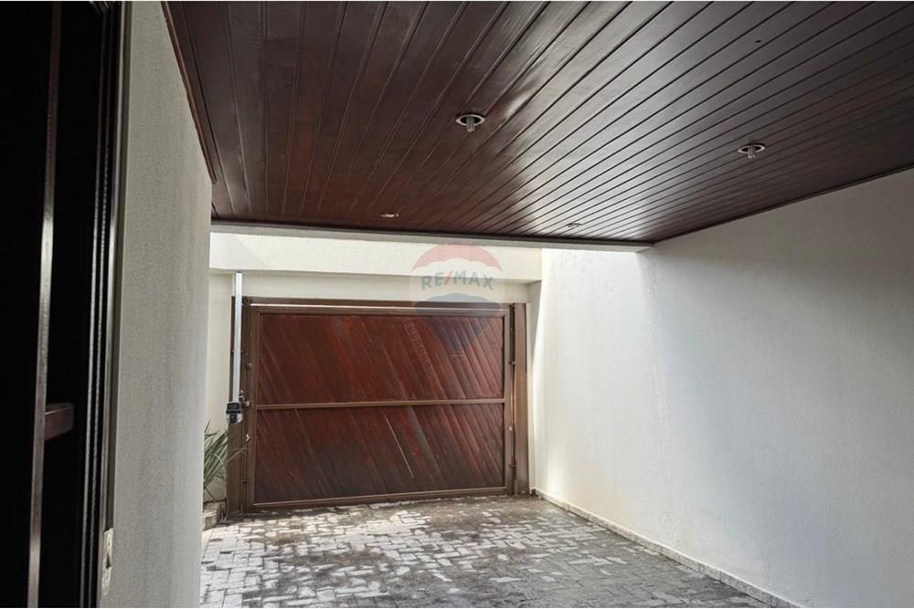 Casa à venda com 4 quartos, 250m² - Foto 4