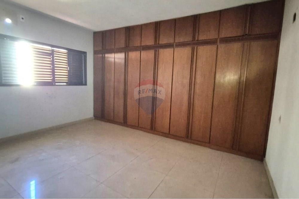 Casa com 3 quartos à venda, 250m² — foto 11 de 21