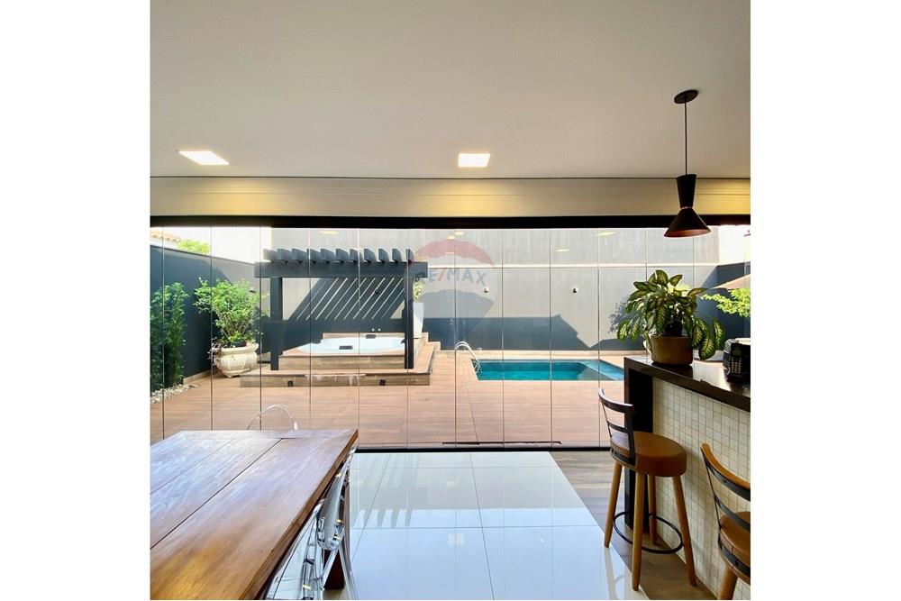 Casa de Condomínio com 3 quartos à venda, 228m² — foto 7 de 24