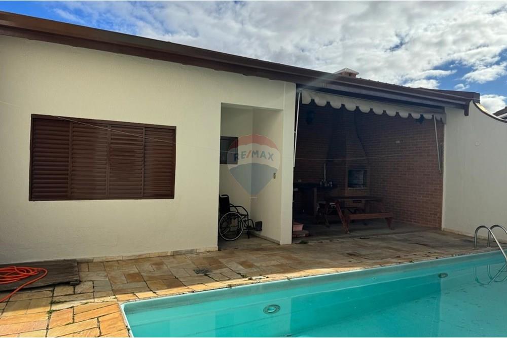 Casa à venda com 4 quartos, 250m² - Foto 32