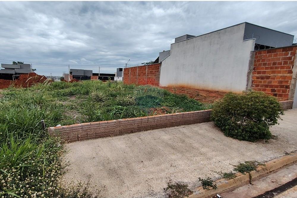 Terreno / Lote / Condomínio  à venda, 204m² — foto 3 de 14