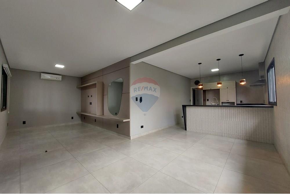 Casa - Venda - Botucatu , São Paulo - espaco amplo da tv.jpeg - 630111085-8