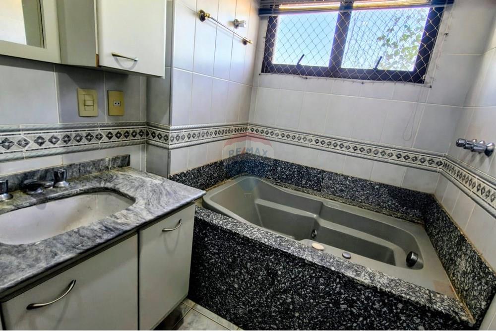 Apartamento com 3 quartos à venda, 215m² — foto 13 de 18