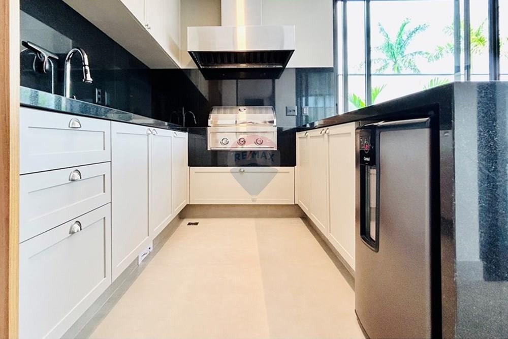 Casa de Condomínio à venda com 4 quartos, 448m² - Foto 9