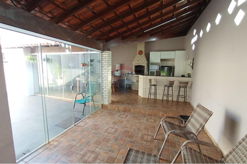 Casa com 2 quartos à venda, 160m² — foto 2 de 19