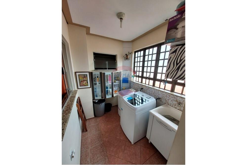 Casa - Venda - Botucatu , São Paulo - Imagem do WhatsApp de 2025-02-28 à(s) 13.04.37_69bf1ecd.jpg - 630481055-76