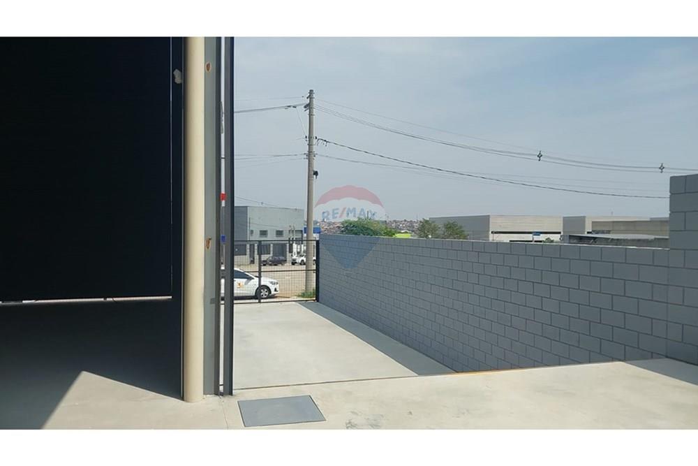 Depósito-Galpão-Armazém para alugar, 765m² - Foto 2