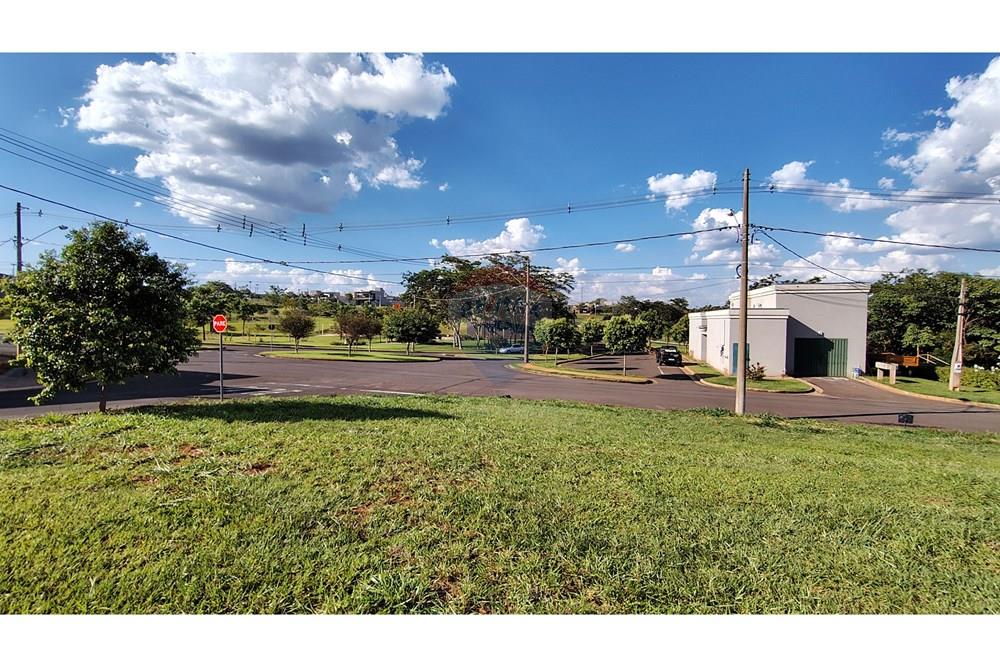 Terreno / Lote / Condomínio  à venda, 305m² — foto 3 de 18