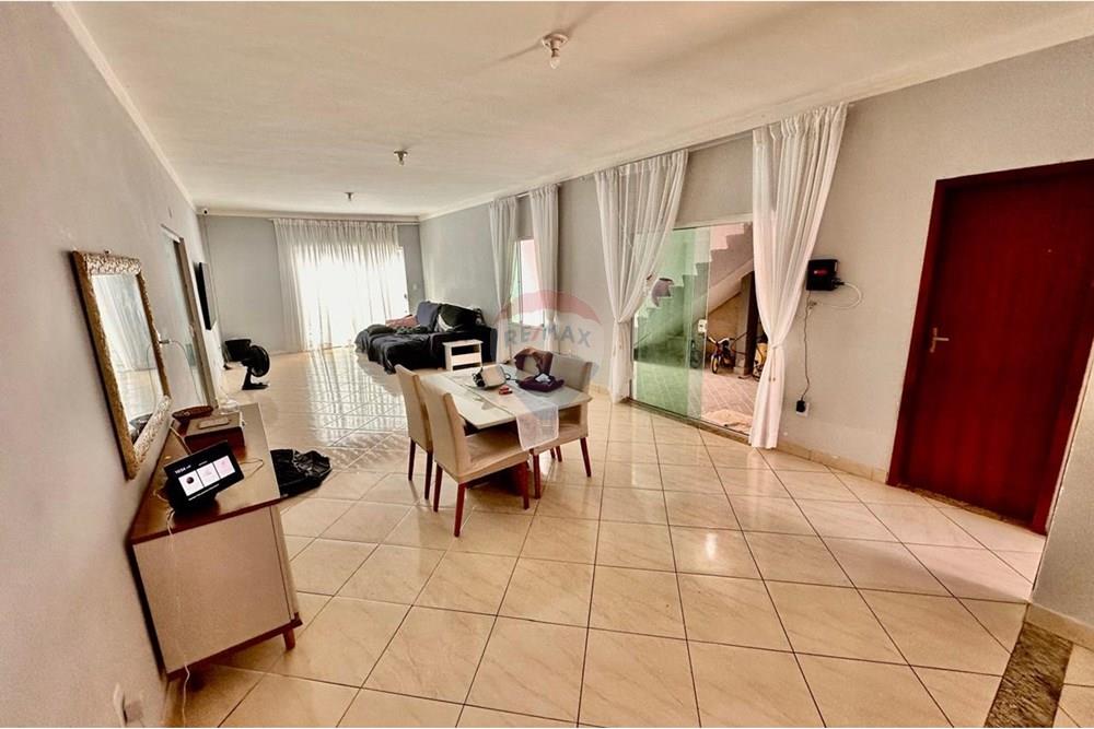 Casa - Venda - Macaé , Rio de Janeiro - WhatsApp Image 2025-05-07 at 1.17.15 PM (2).jpeg - 631461044-120