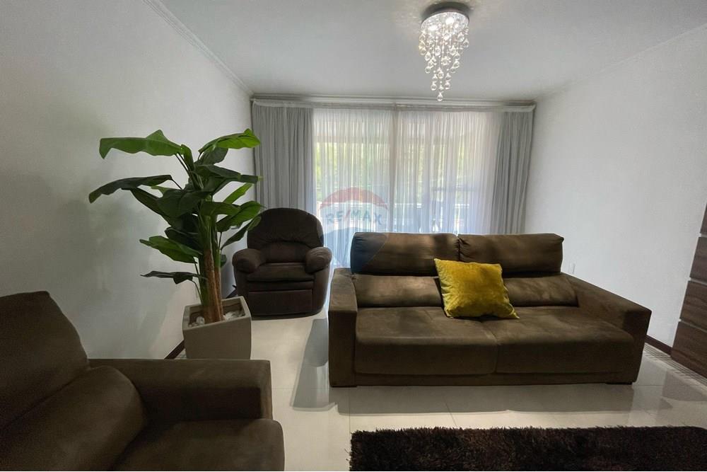 Casa - Venda - Nova Friburgo , Rio de Janeiro - WhatsApp Image 2025-02-27 at 14.32.30.jpeg - Sala de estar - 630551081-21