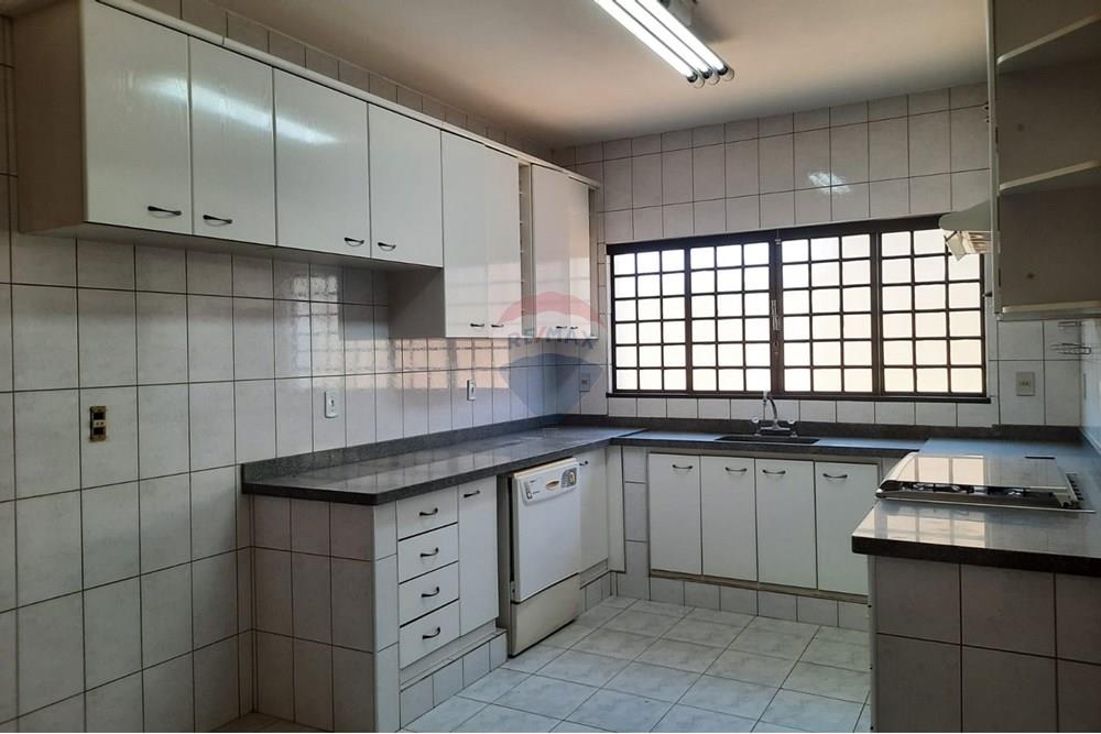 Sobrado - Venda - Botucatu , São Paulo - Imagem do WhatsApp de 2024-09-02 à(s) 15.01.53_980921cf.jpg - 630111006-914