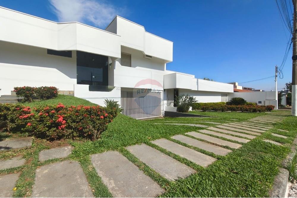 Casa com 3 quartos à venda, 422m² — foto 1 de 19