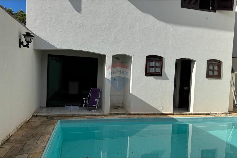 Casa à venda com 4 quartos, 250m² - Foto 34