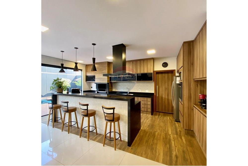 Casa de Condomínio com 3 quartos à venda, 228m² — foto 11 de 24