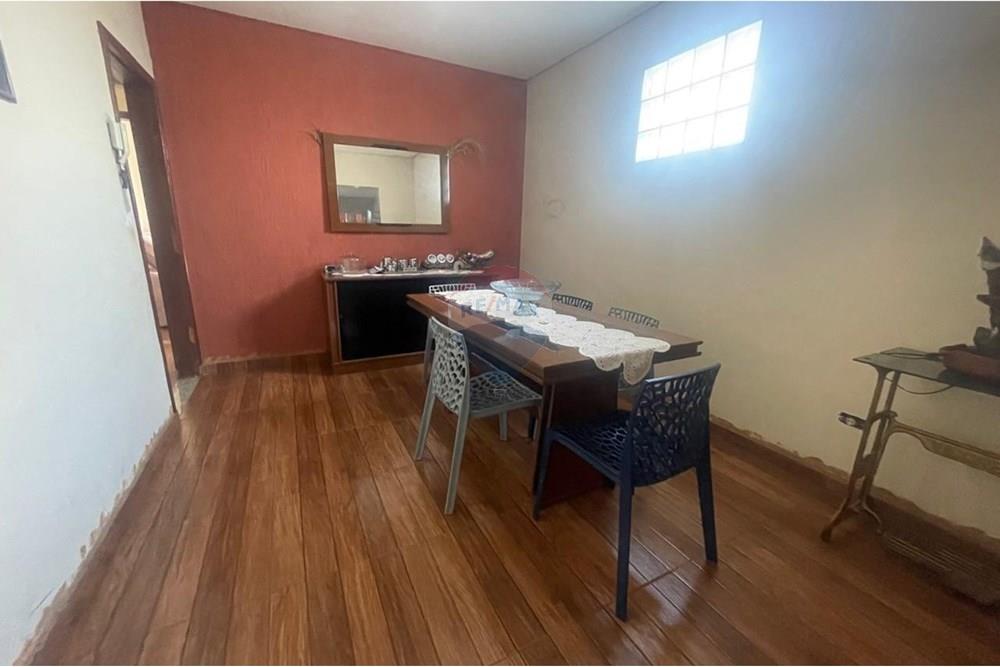 Casa à venda com 3 quartos, 218m² - Foto 12