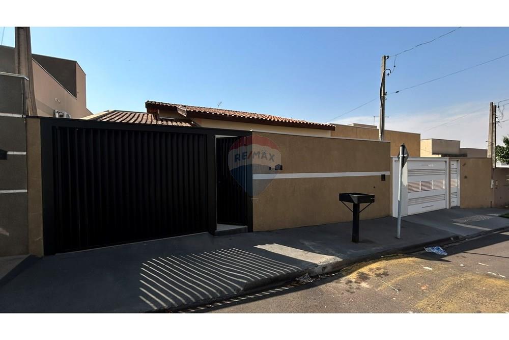 Casa com 3 quartos à venda, 150m² — foto 1 de 24