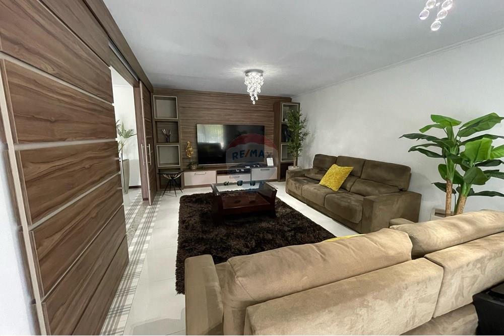 Casa - Venda - Nova Friburgo , Rio de Janeiro - WhatsApp Image 2025-02-27 at 14.32.26.jpeg - Sala de estar - 630551081-21