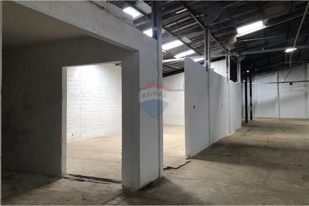 Galpão - Alugar - Ribeirão Pires , São Paulo - WhatsApp Image 2025-04-14 at 10.25.12.jpeg - 630751057-27