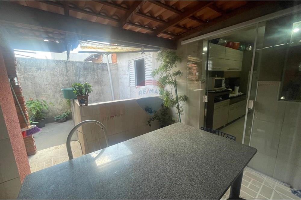 Casa à venda com 3 quartos, 218m² - Foto 27