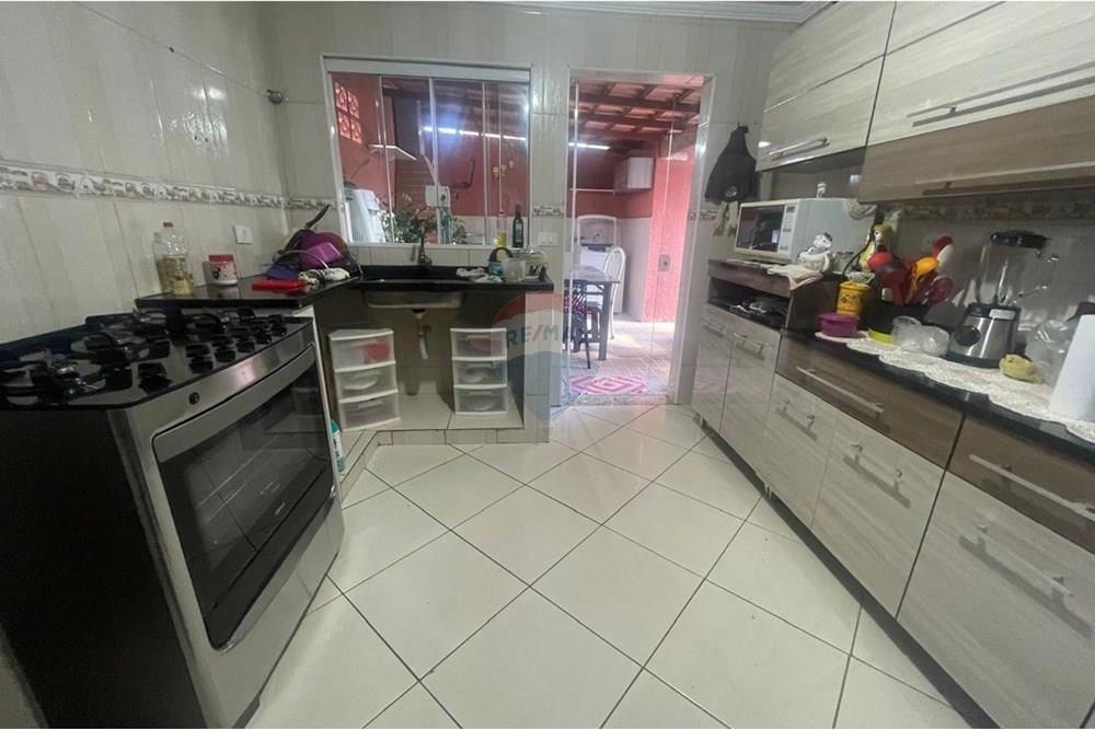 Casa à venda com 3 quartos, 218m² - Foto 15