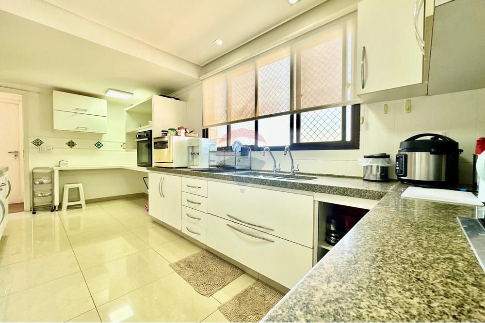 Apartamento com 3 quartos à venda, 193m² — foto 24 de 31