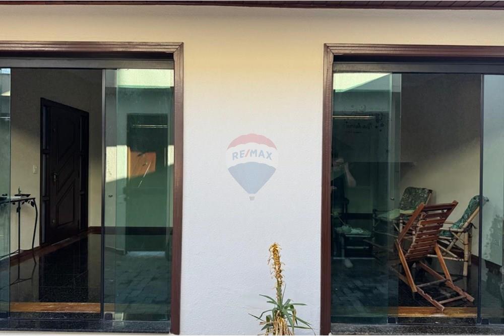 Casa à venda com 4 quartos, 250m² - Foto 7