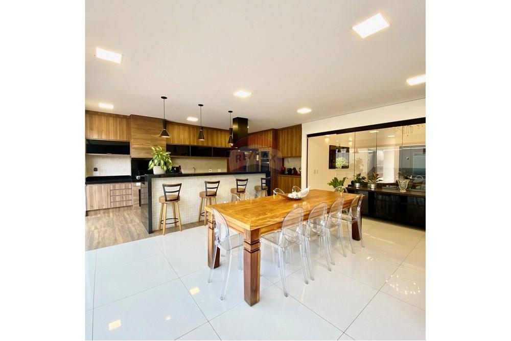 Casa de Condomínio com 3 quartos à venda, 228m² — foto 10 de 24