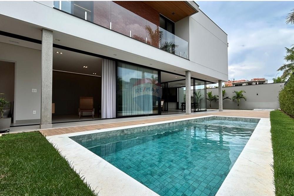 Casa de Condomínio à venda com 4 quartos, 448m² - Foto 1