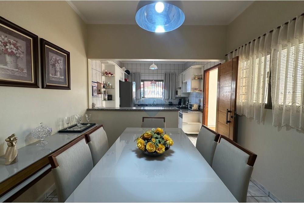 Casa com 3 quartos à venda, 133m² — foto 18 de 31
