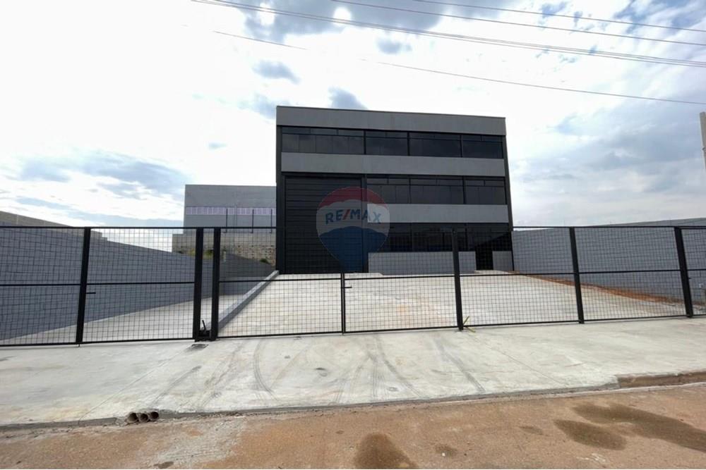 Depósito-Galpão-Armazém para alugar, 765m² - Foto 1