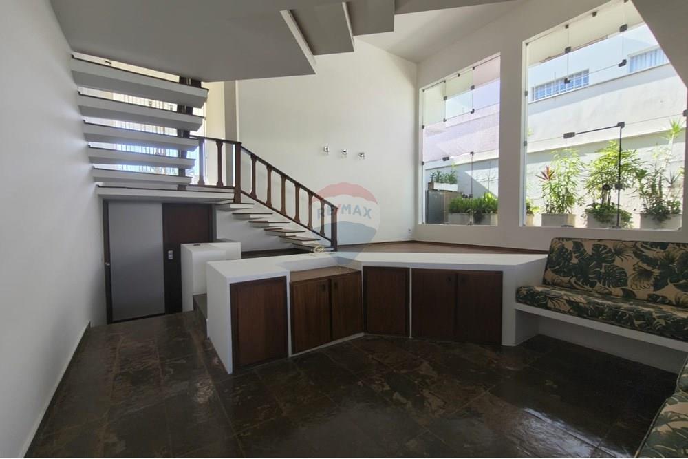 Casa com 3 quartos à venda, 422m² — foto 9 de 19