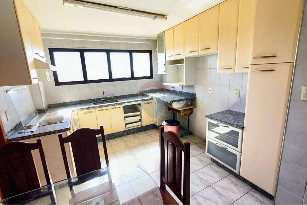 Apartamento com 3 quartos à venda, 215m² — foto 14 de 18