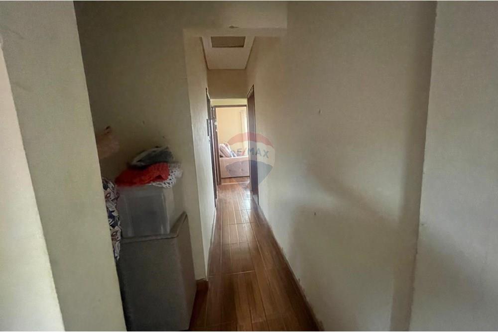Casa à venda com 3 quartos, 218m² - Foto 8