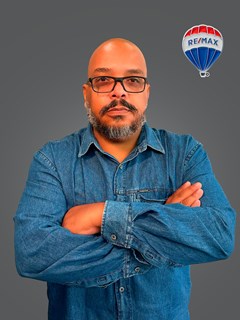 Renzon Maximo  - RE/MAX SKY