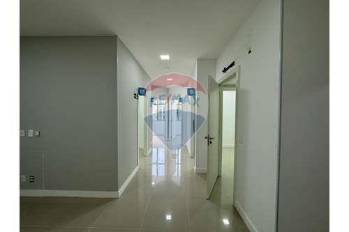 Alugar-Cj. Comercial/ Sala-Rua Antônio Baptista Bittencourt , 325  - Banco do Brasil  - Recreio dos Bandeirantes , Rio de Janeiro , Rio de Janeiro , 22790250-680391013-333