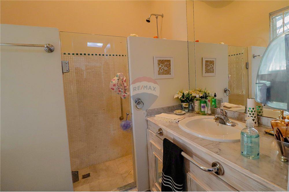 Casa - Venda - Rio de Janeiro , Rio de Janeiro - 53 - 680321012-216