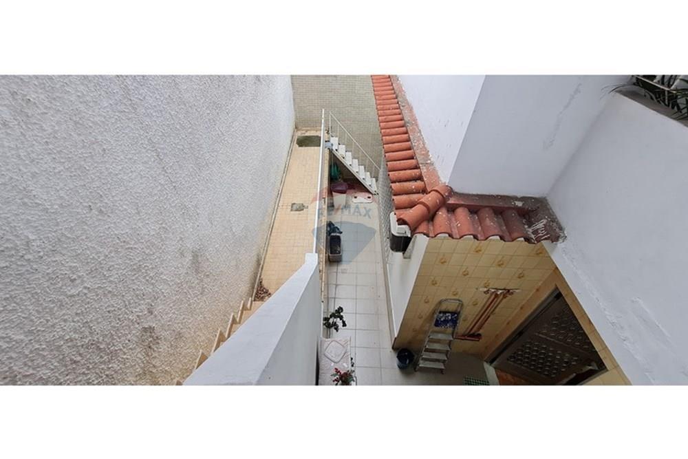 Casa de Condomínio - Venda - Rio de Janeiro , Rio de Janeiro - Escada de acesso terraço casa Sr. Max.jpg - Corredor - 680281012-38