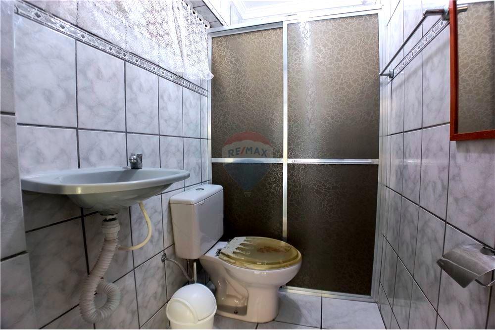 Casa - Alugar - Rio de Janeiro , Rio de Janeiro - Banheiro social do quintal - 680331008-158