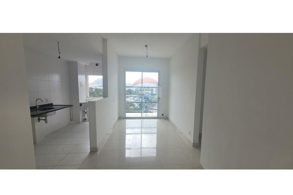 Apartamento à venda com 3 quartos, 70m² - Foto 2