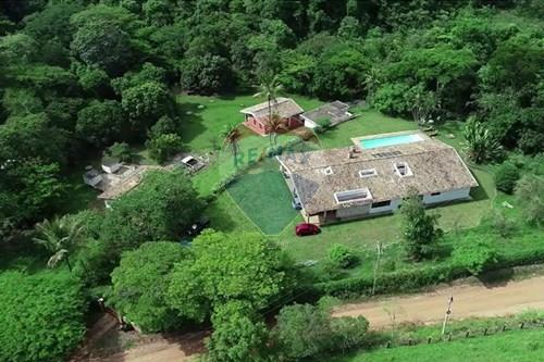 Venda-Chácara / Sítio / Fazenda-Praça Bernardino de Campos , 189  - Próximo ao Laboratorio Cristalia  - Área Rural de Itapira , Itapira , São Paulo , 13970970-690291077-256